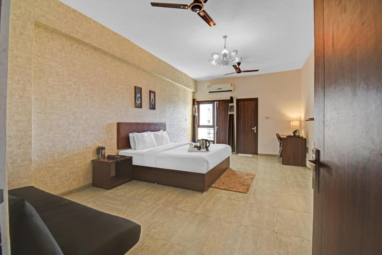 Townhouse Classio Suites Shirdi Eksteriør billede