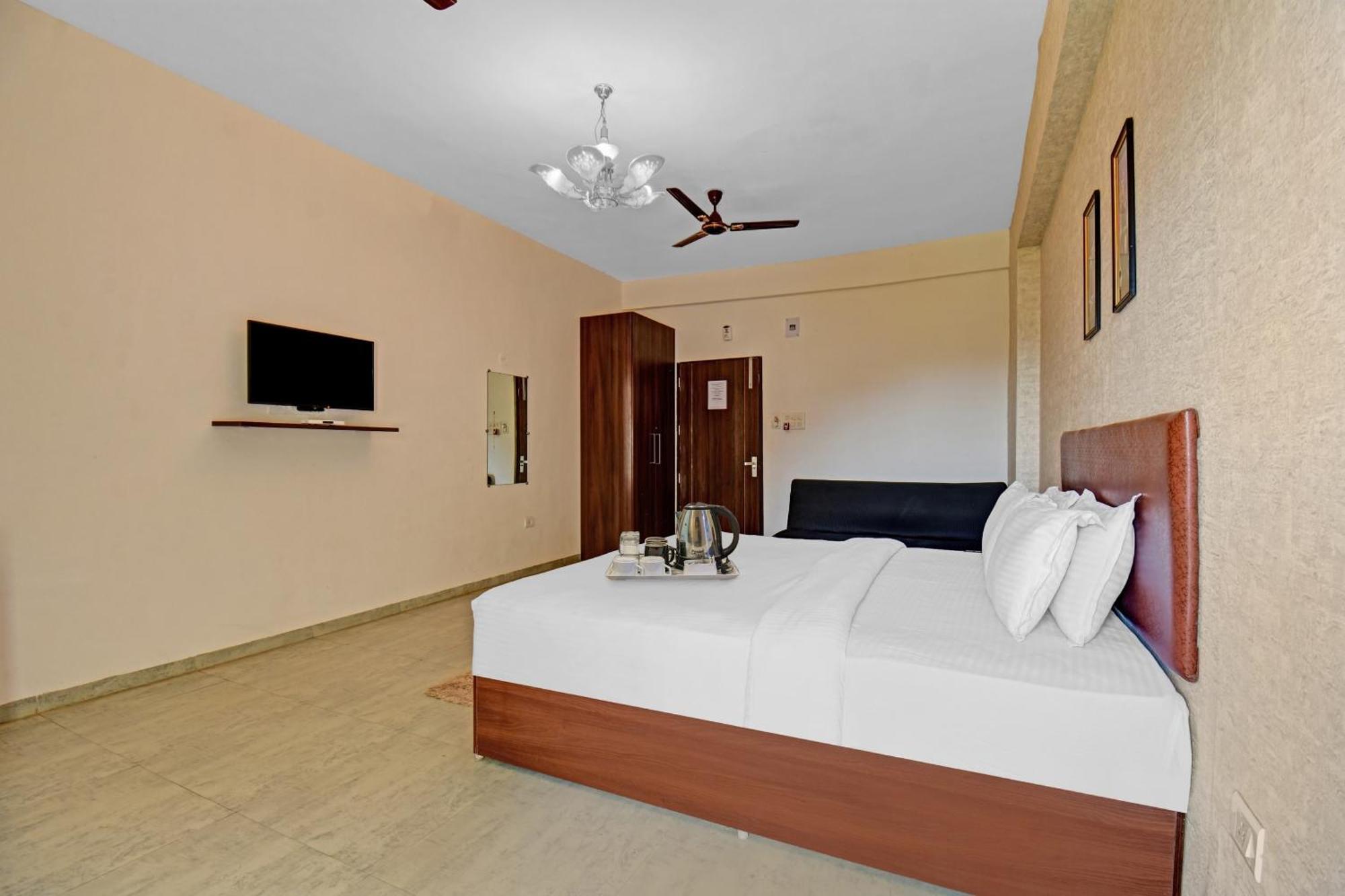 Townhouse Classio Suites Shirdi Eksteriør billede