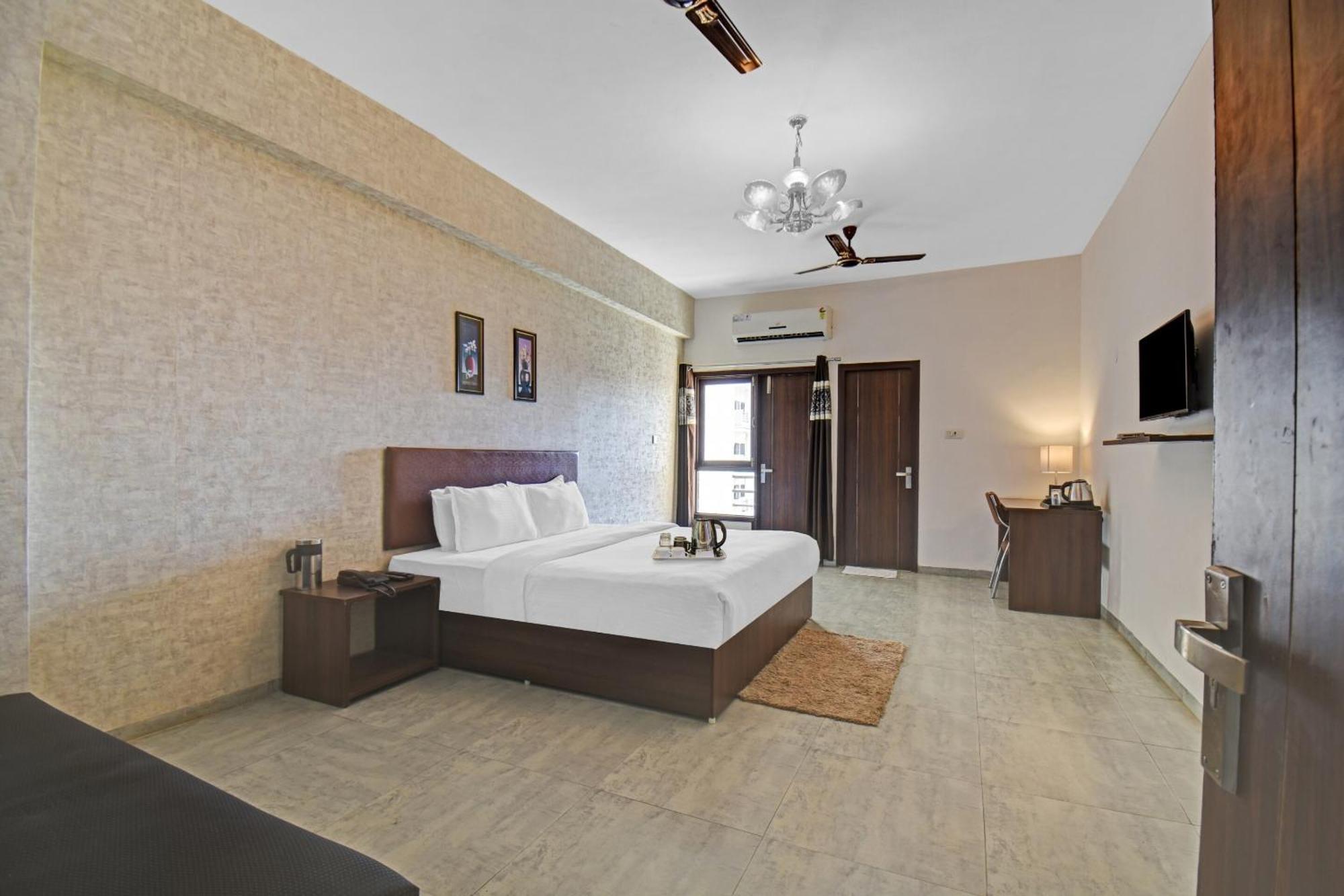 Townhouse Classio Suites Shirdi Eksteriør billede