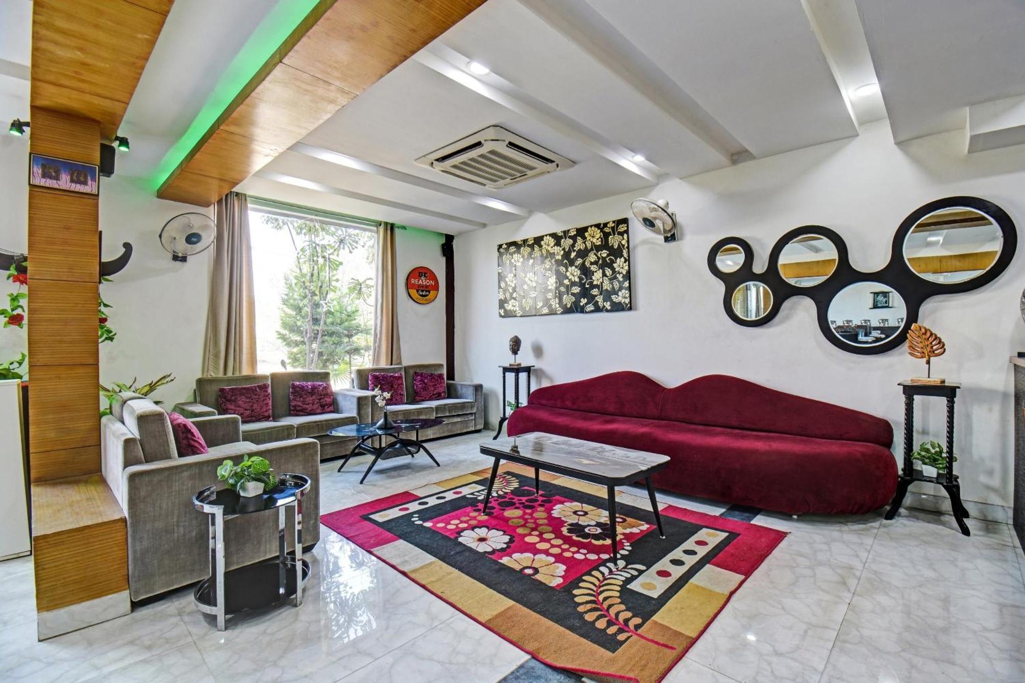 Townhouse Classio Suites Shirdi Eksteriør billede