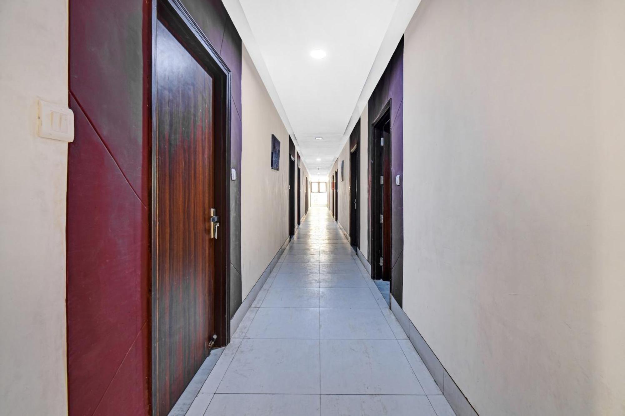 Townhouse Classio Suites Shirdi Eksteriør billede