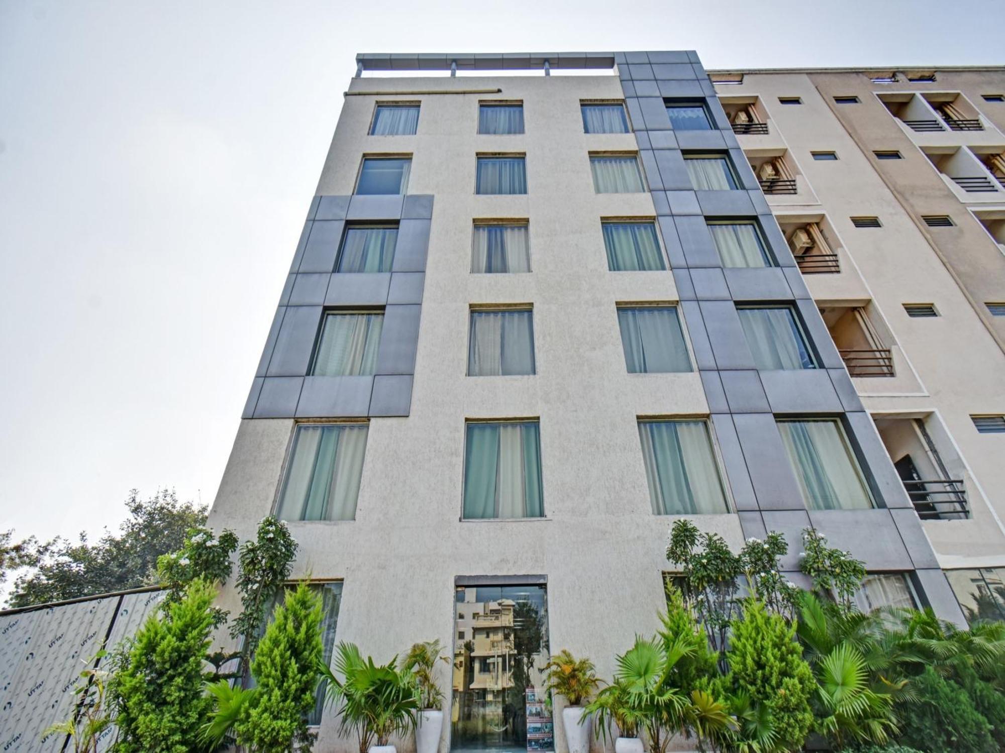 Townhouse Classio Suites Shirdi Eksteriør billede